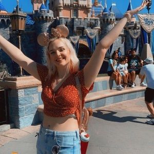 Meet your Posher, Alyssa